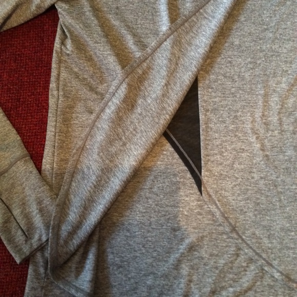 Athleta Sunlover gray tulip open back top. XS - Picture 3 of 5